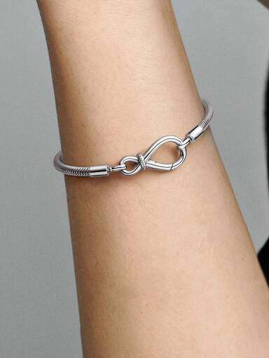 Hadovitý řetízkový náramek Pandora Moments Nekonečný uzel