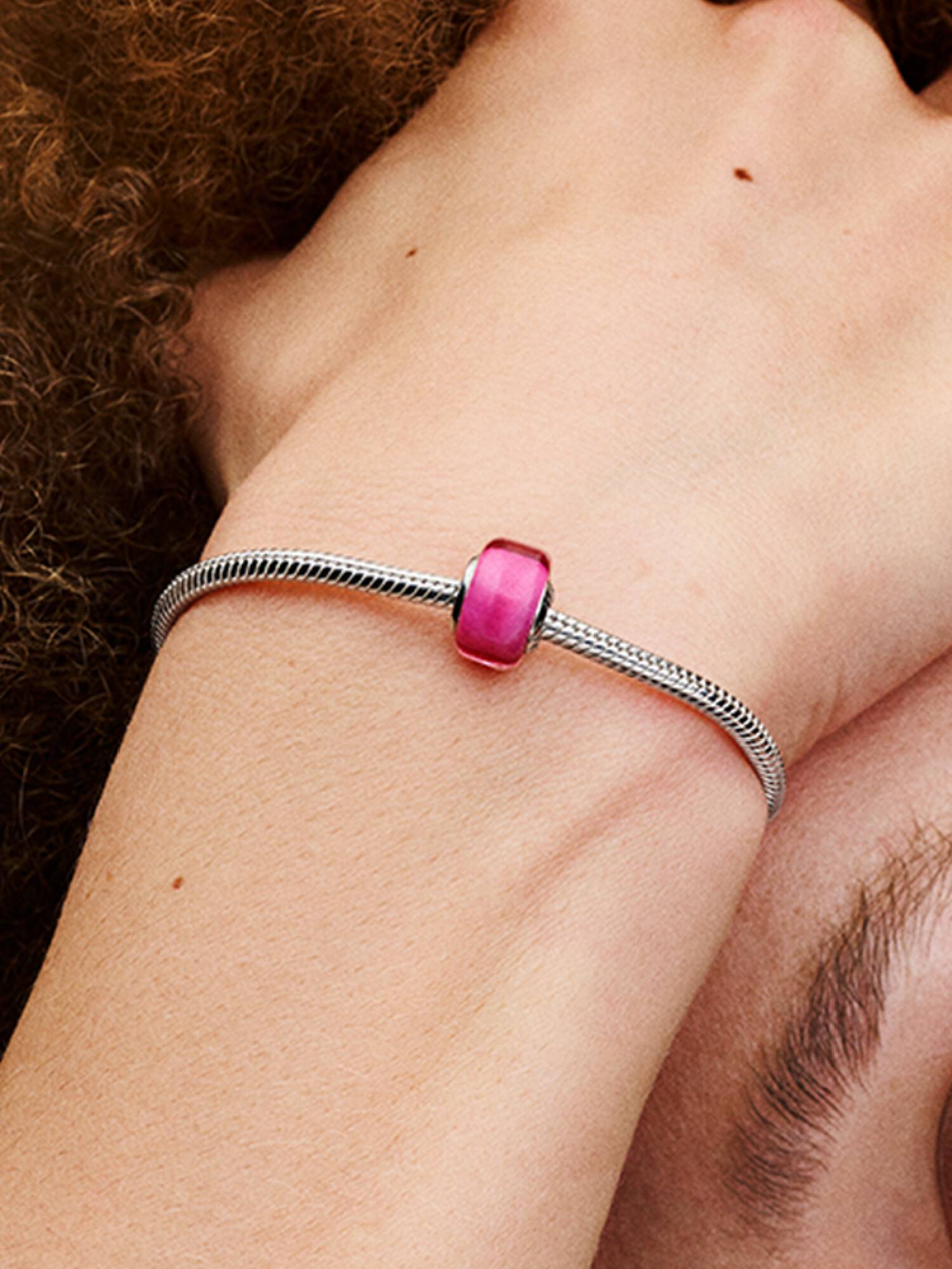 Mini přívěsek z růžového Murano skla