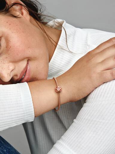 Přívěsek Růžové sedmikrásky a děrování