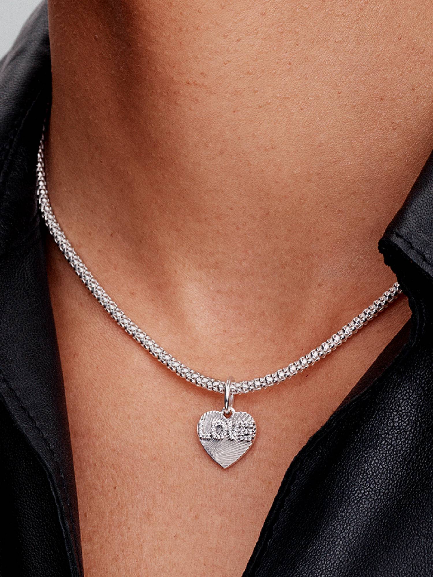 Visací přívěsek Srdce s nápisem Love určené ke gravírování